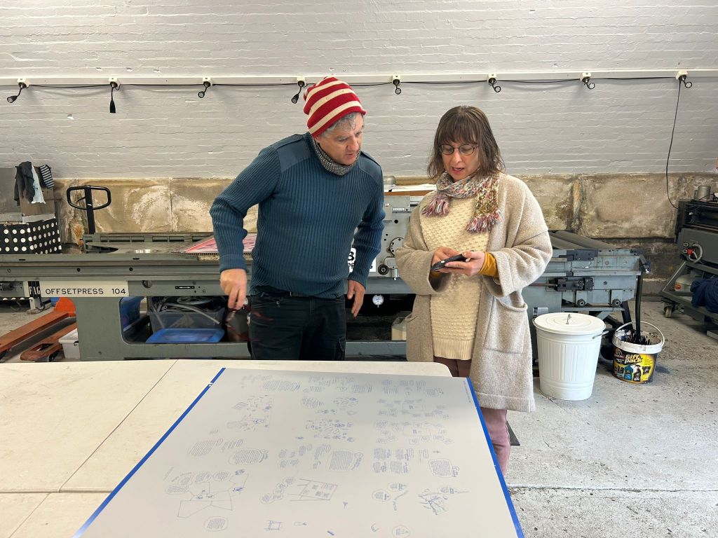 HOW TO WEATHER TOGETHER (INSET&nbsp;BOOKS)